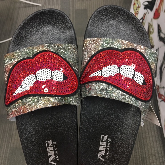 Green glitter lip slide - Picture 4 of 5